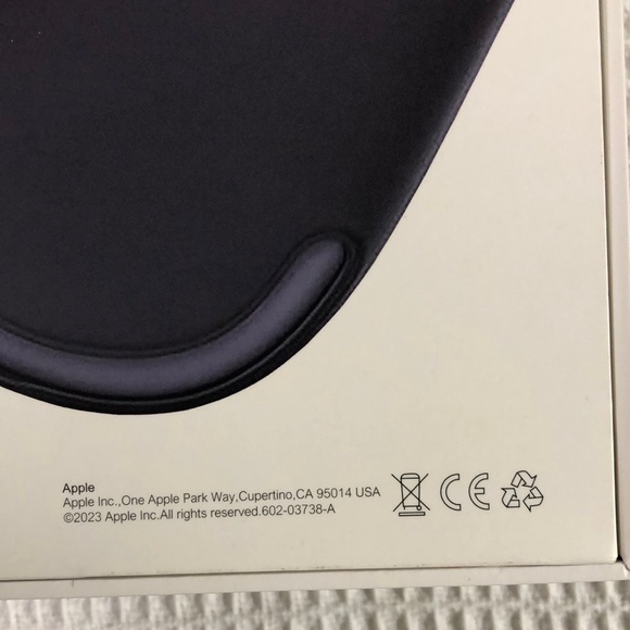 Apple Airpods Pro Max Headphones - Picture 7 of 8